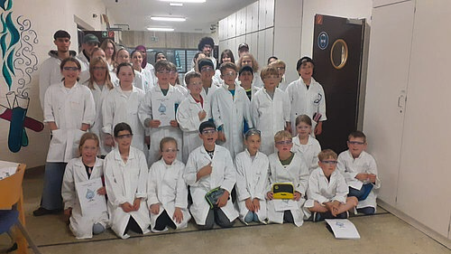 Kinder der Klasse 3 beim Forschertag im BKO.