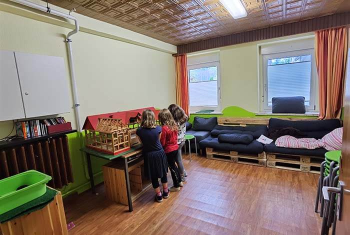 Spielbauernhof und Kuschelecke