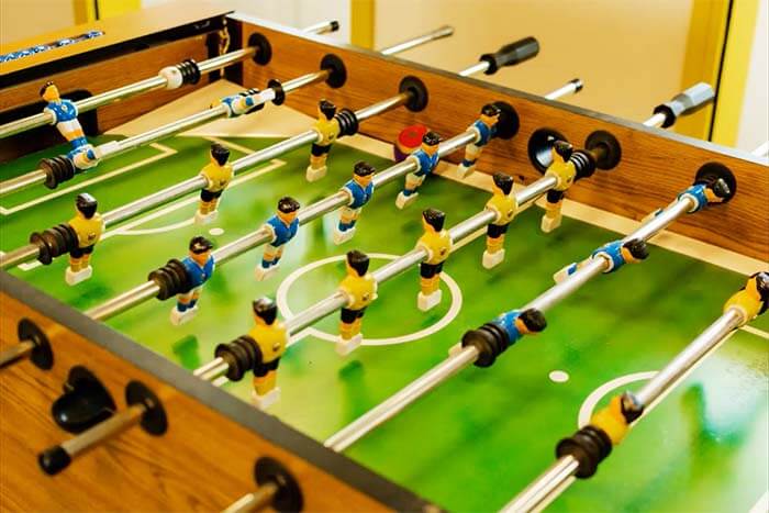 Kicker im Flur in der ersten Etage